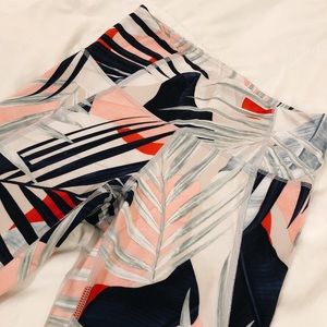 Athleta tropical print salutation tight